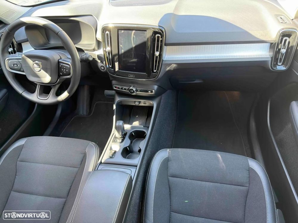 Volvo XC 40 1.5 T3 Momentum Plus Geartronic - 32
