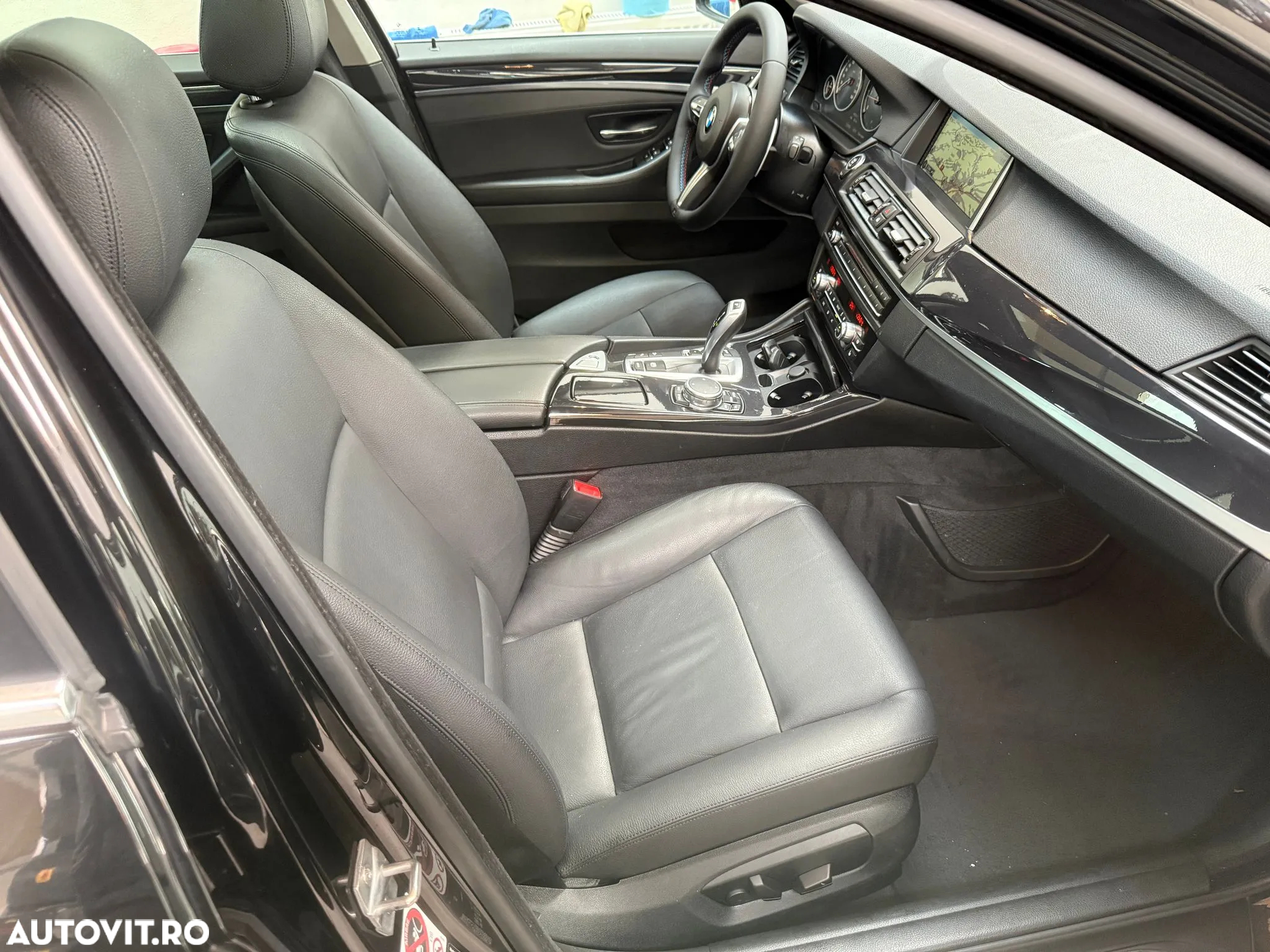 BMW Seria 5 520d xDrive Touring Aut. Luxury Line - 24