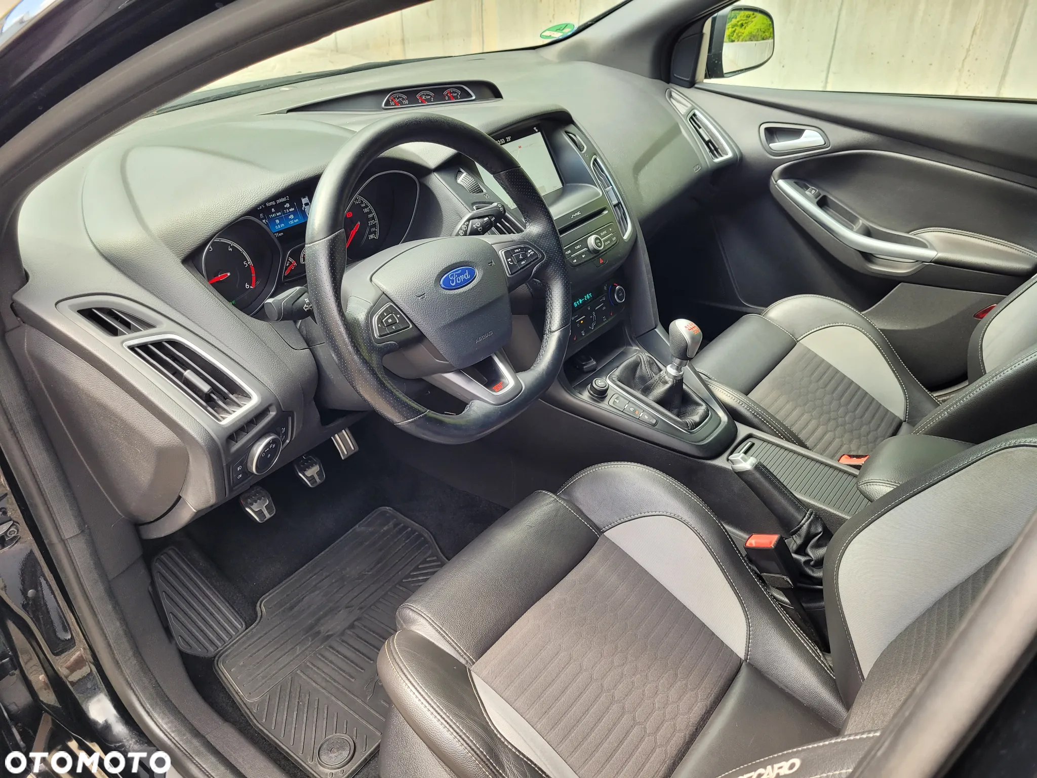 Ford Focus Turnier 2.0 TDCi ST mit Leder-Sport-Paket - 10