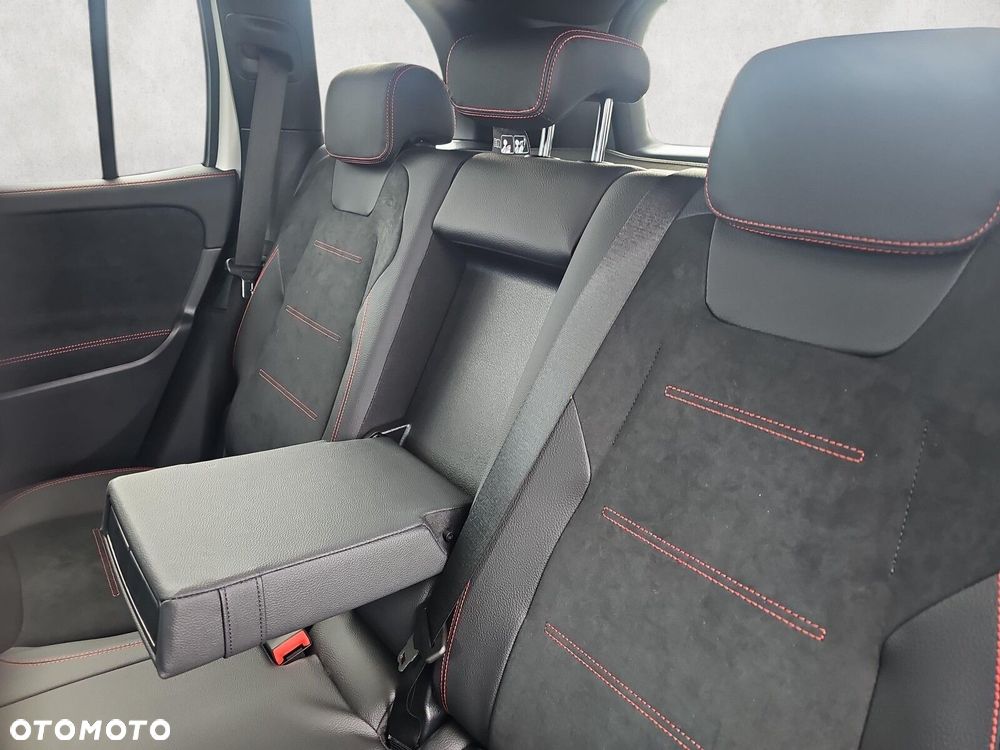Mercedes-Benz GLB - 12