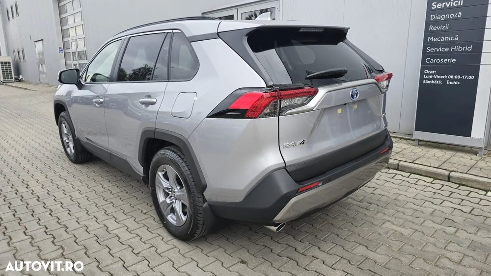 Toyota RAV4 - 8