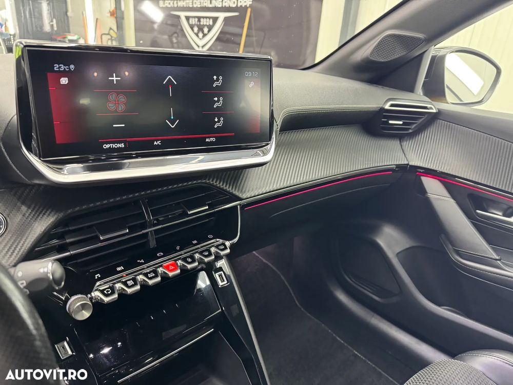 Peugeot 208 PureTech 130 EAT8 GT - 24