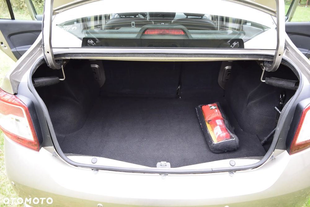 Dacia Logan 1.2 16V Laureate EU6 - 16