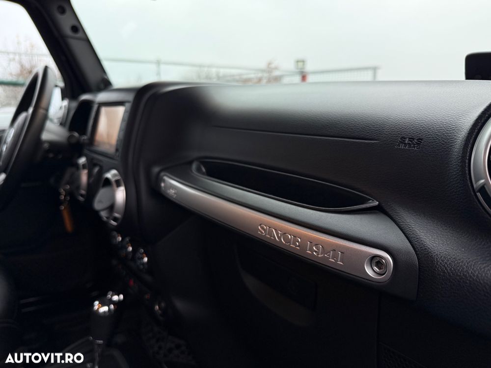 Jeep Wrangler Unlimited Hard-Top 2.8 CRD DPF Automatik Sahara - 29