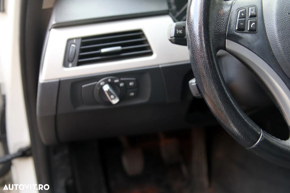 BMW Seria 3 318d - 35