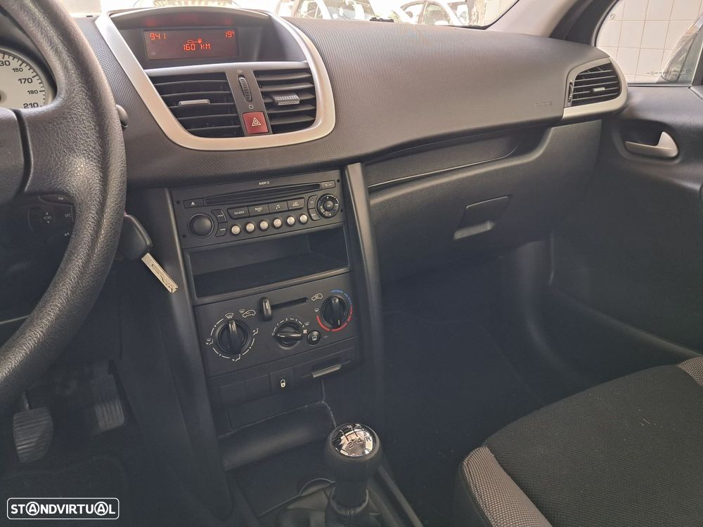 Peugeot 207 1.4 16V Trendy - 6