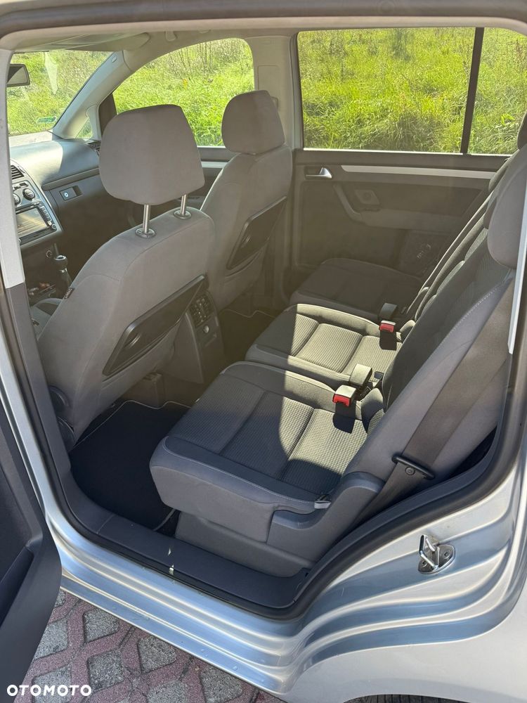 Volkswagen Touran 1.9 TDI DPF BlueMot Conceptline - 13