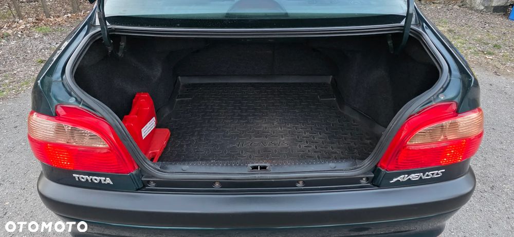 Toyota Avensis 1.6 VVT-i Terra Plus - 15