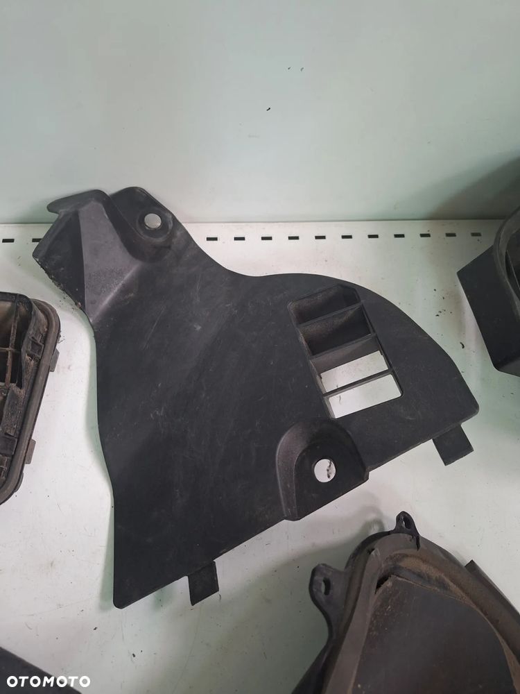 plastik obudowa kierownicy trafic vivaro primastar  8200410458