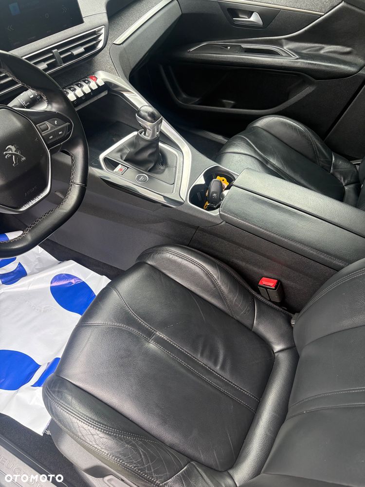Peugeot 3008 PureTech 130 Stop & Start GPF Allure Business-Paket - 22