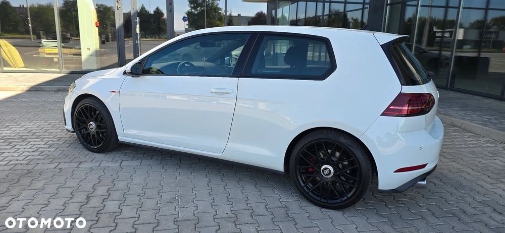 Volkswagen Golf - 4