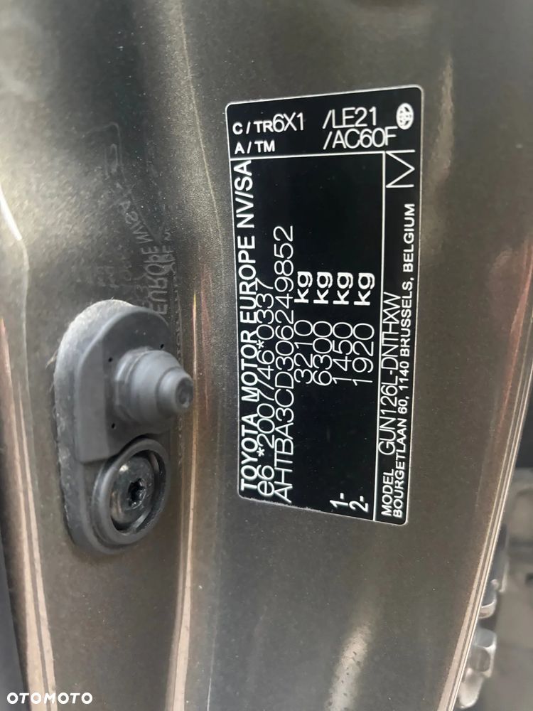 Toyota Hilux 2.8 D-4D Double Cab Invincible 4x4 - 8