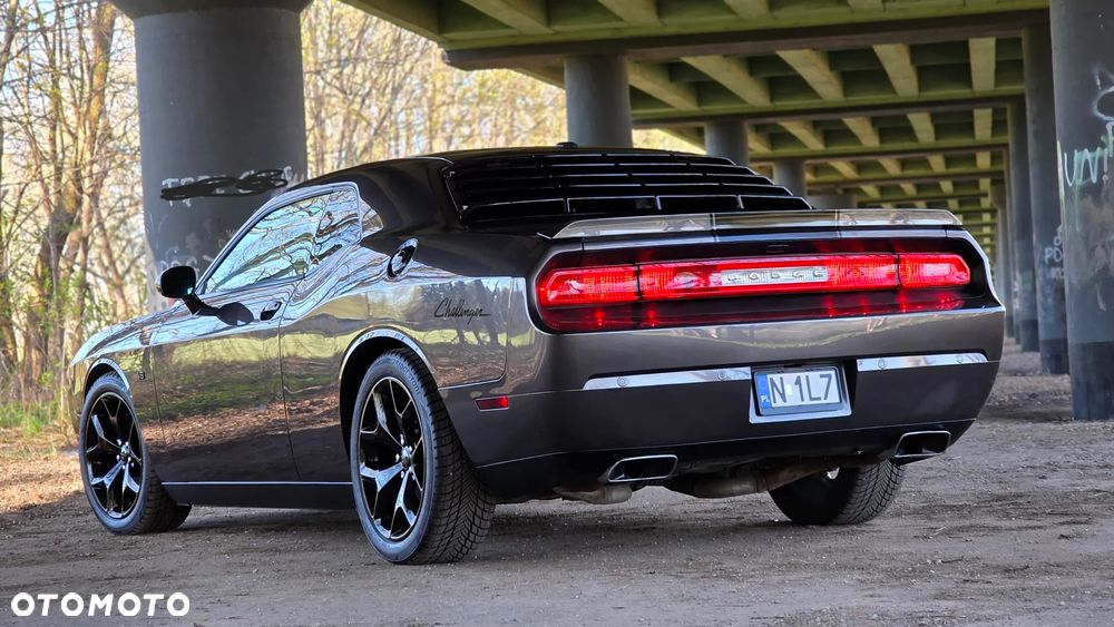 Dodge Challenger - 19