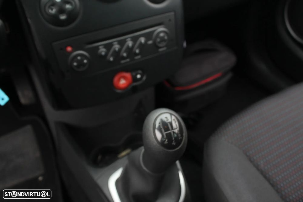 Renault Clio 1.5 dCi Dynamique S - 31