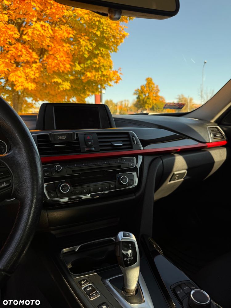 BMW Seria 3 320i - 11