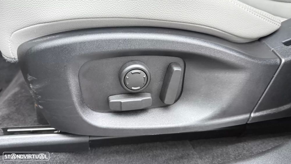 Jaguar E-Pace 1.5 P300e R-Dynamic SE AWD Aut. - 38