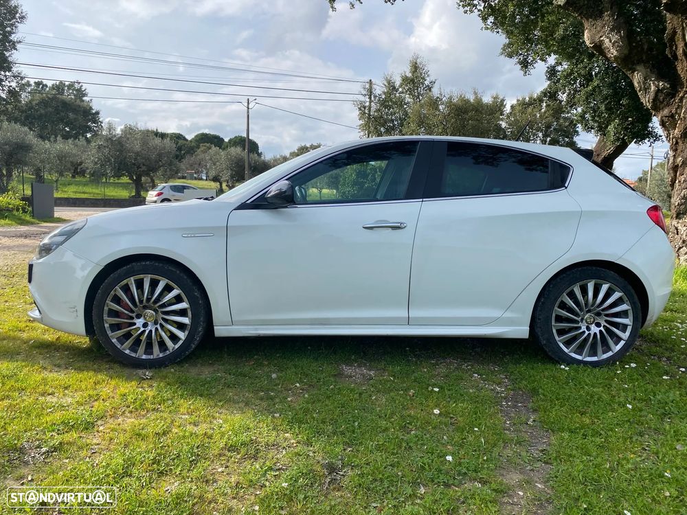 Alfa Romeo Giulietta 2.0 JTDM Distinctive - 2