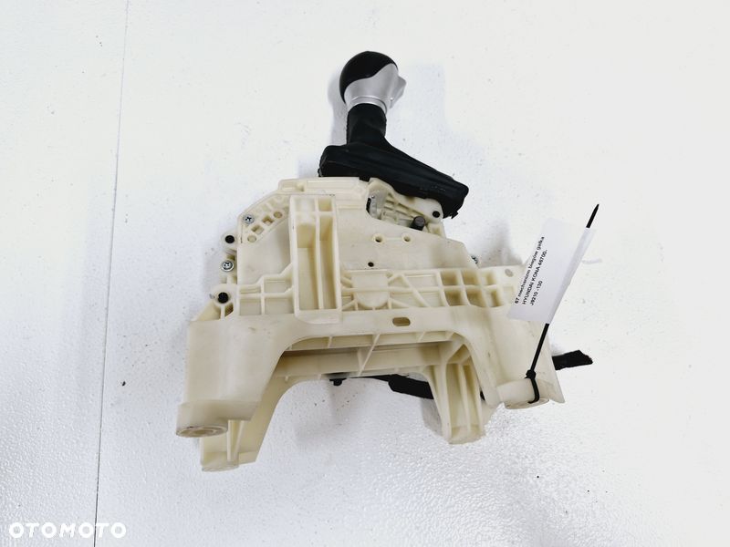 HYUNDAI KONA I 1 LIFT LEWAREK MECHANIZM GAŁKA MIESZEK ZMIANY BIEGÓW 46700-J9210 - 4