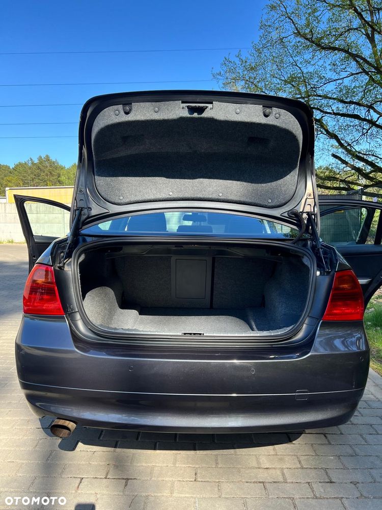 BMW Seria 3 318i - 29