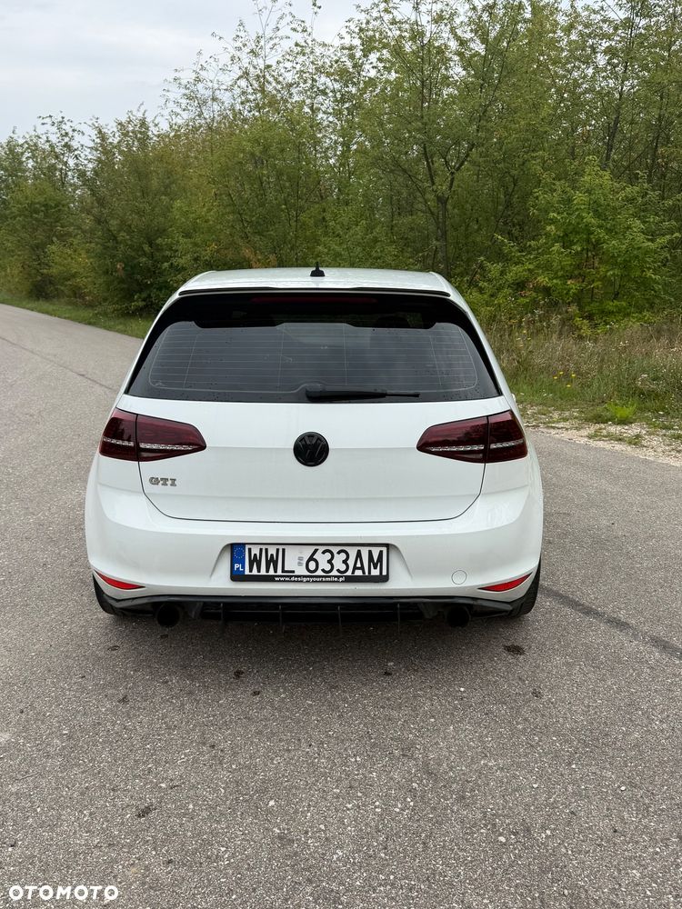 Volkswagen Golf - 5