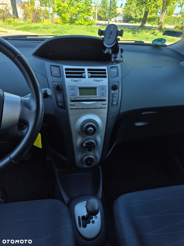 Toyota Yaris - 14