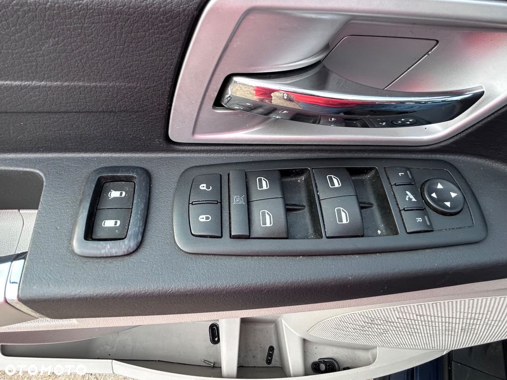 Chrysler Grand Voyager - 21