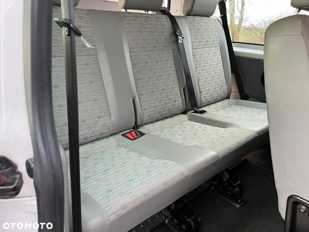 Volkswagen Caravelle - 17