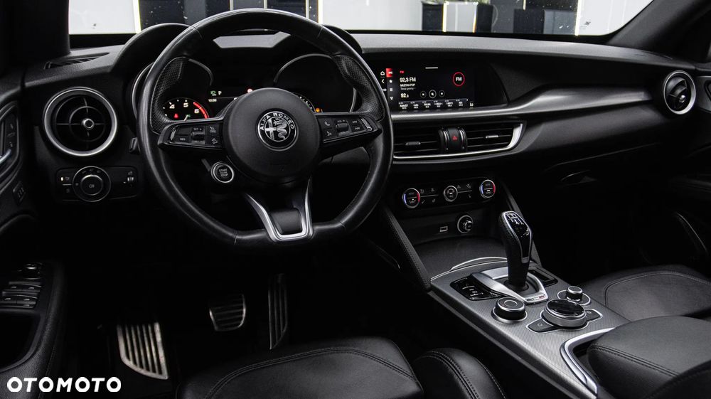 Alfa Romeo Stelvio 2.0 Turbo Veloce Q4 - 17