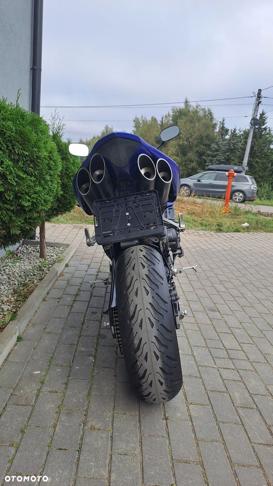 Yamaha R1 - 26