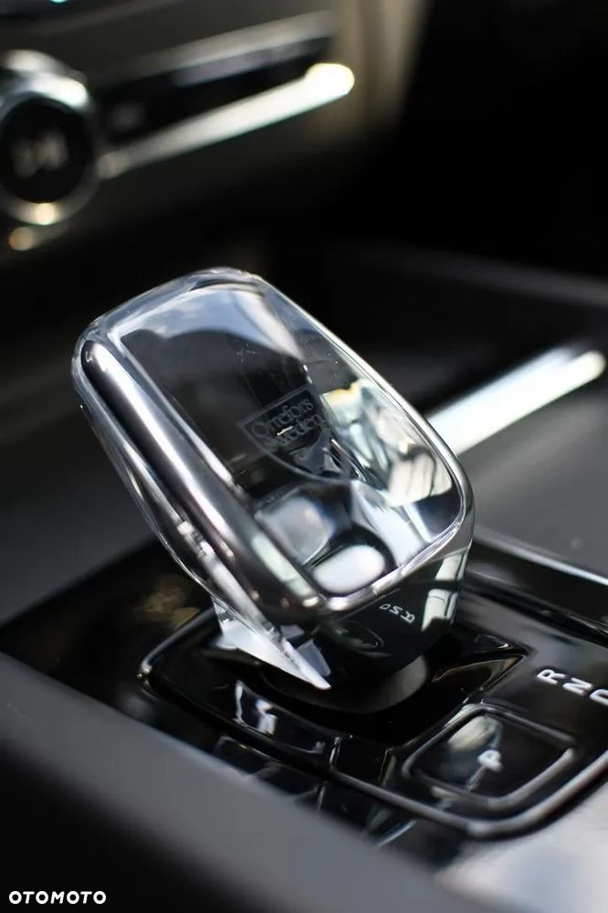 Volvo XC 60 B5 B AWD Plus Black Edition - 28