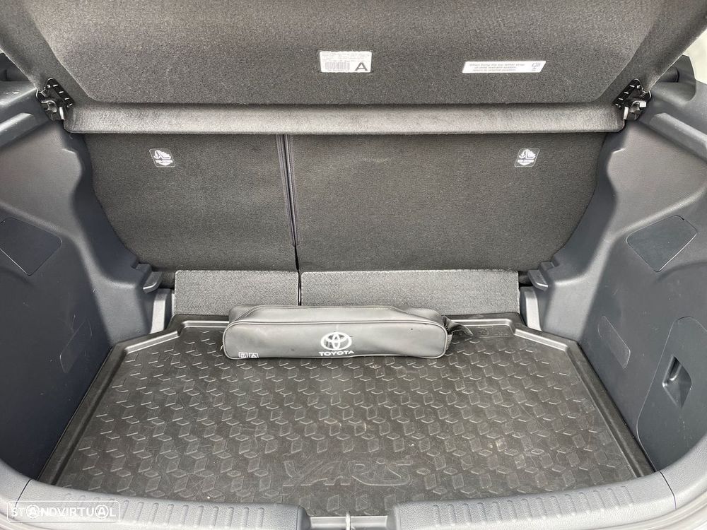 Toyota Yaris - 10