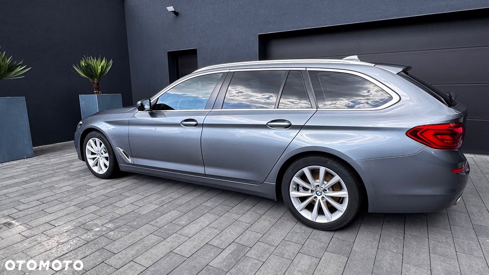 BMW Seria 5 520i - 8