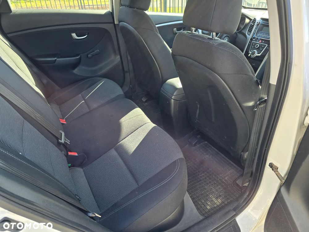 Hyundai i30 1.4 Classic + - 12