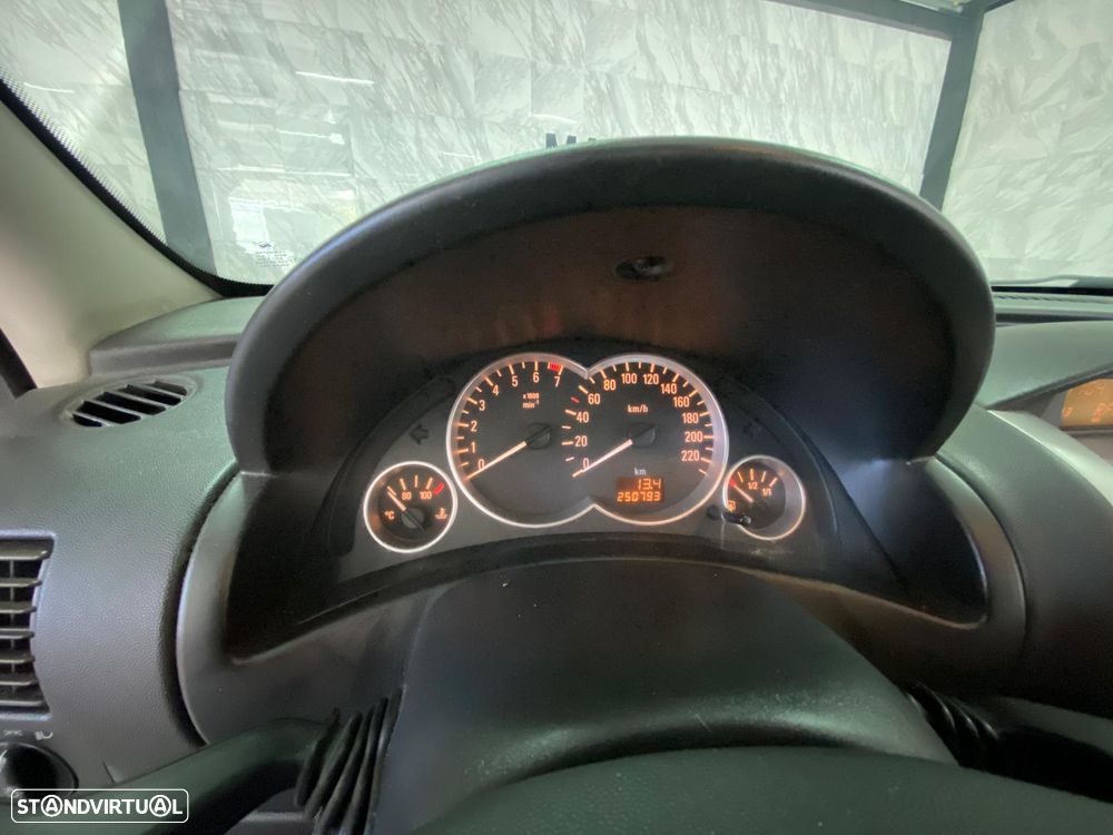 Opel Corsa 1.2 16V Confort - 14
