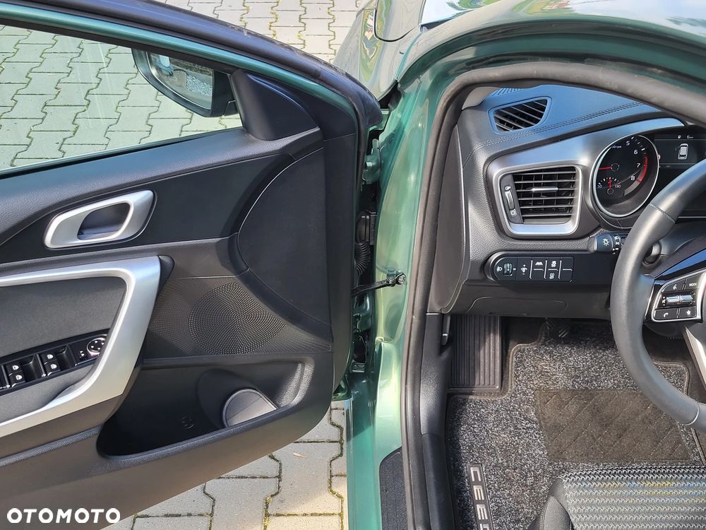 Kia Ceed 1.5 T-GDI M - 29