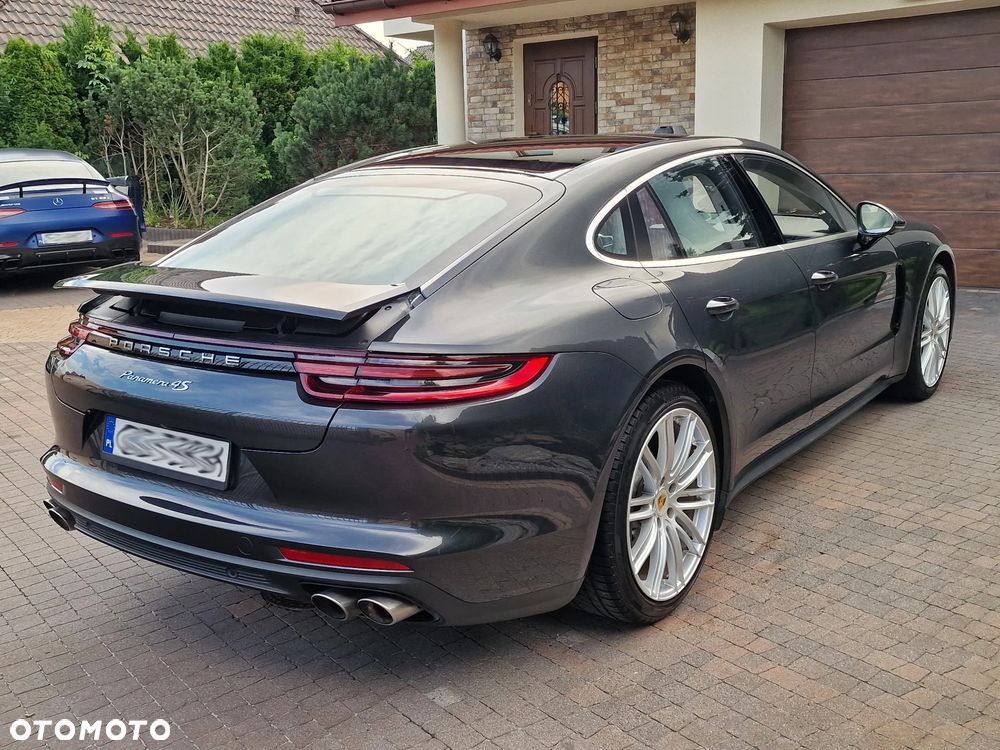 Porsche Panamera 4S - 5