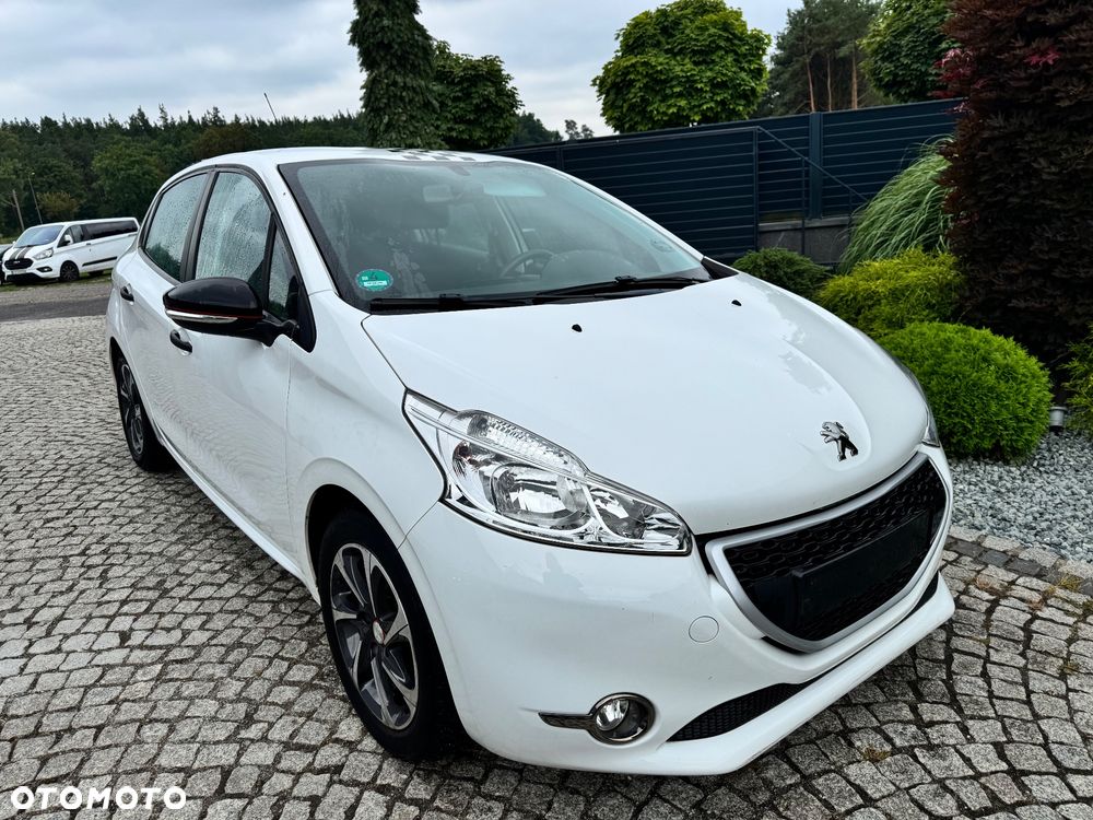 Peugeot 208 - 10
