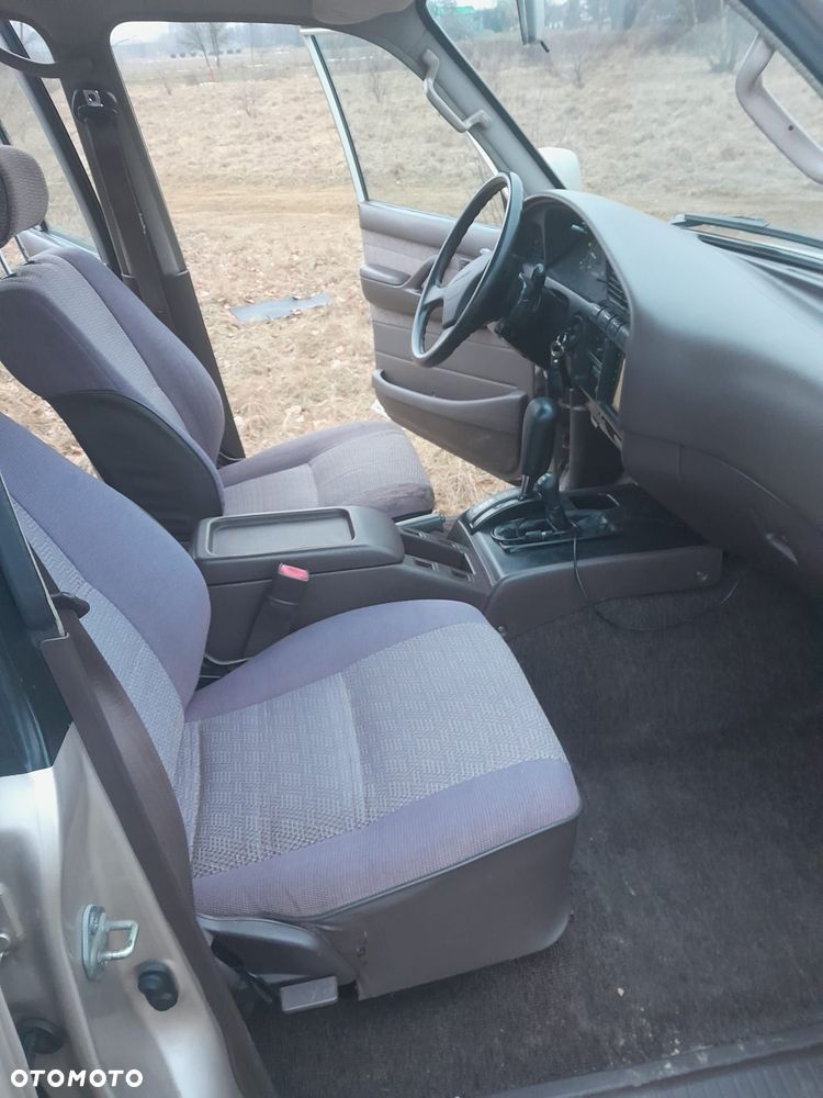 Toyota Land Cruiser - 12