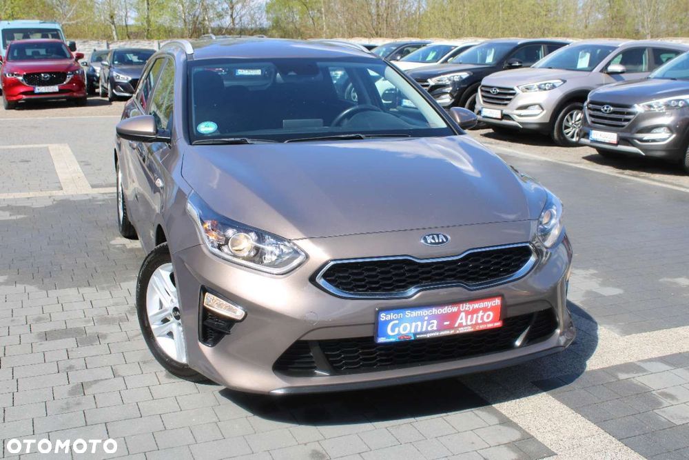 Kia Ceed - 8