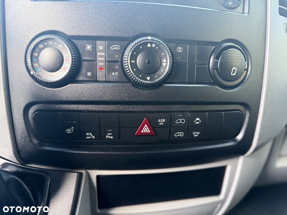 Mercedes-Benz SPRINTER - 22
