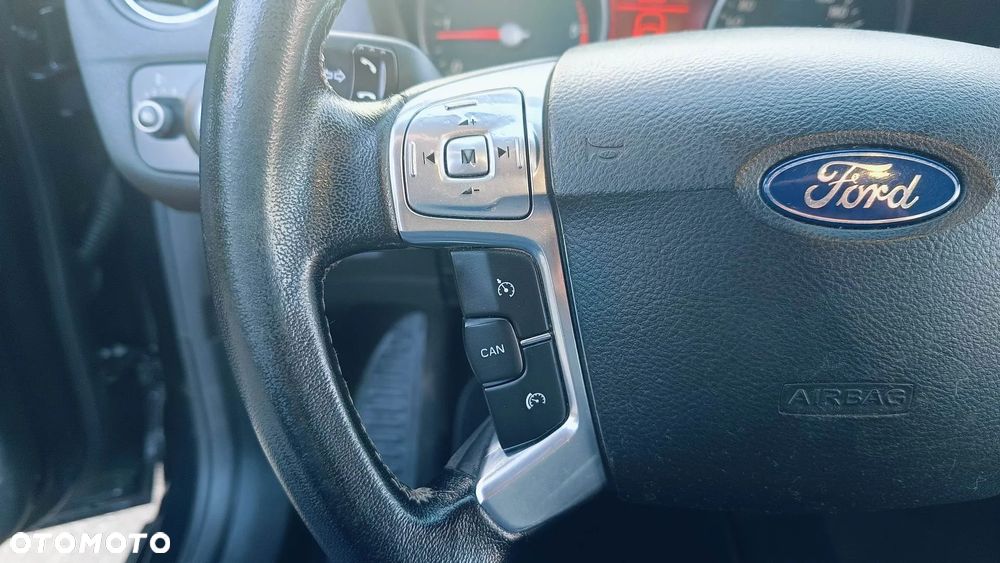 Ford Mondeo 1.6 TDCi Champions Edition - 32