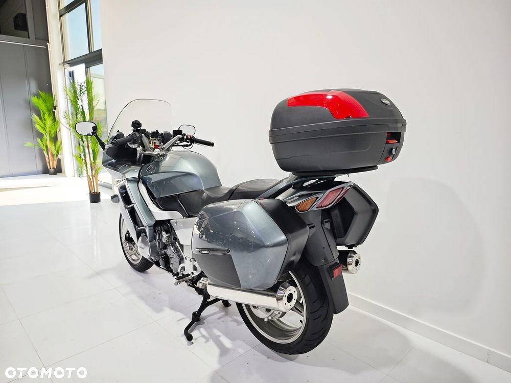 Yamaha FJR - 18