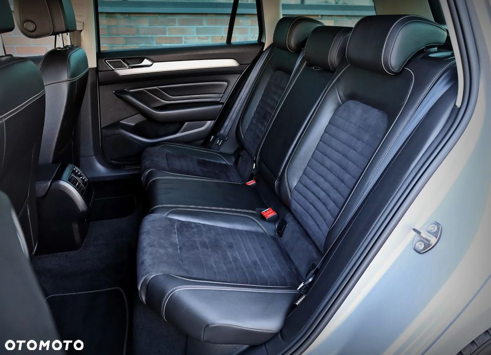 Volkswagen Passat 2.0 TSI Elegance DSG - 26