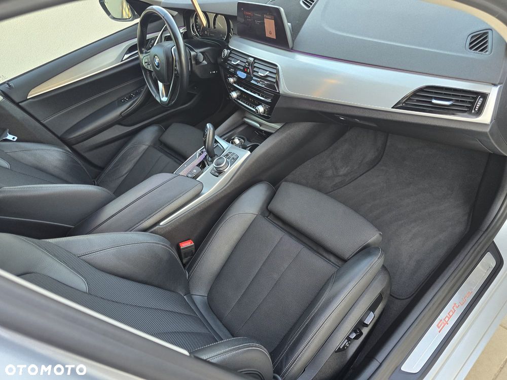 BMW Seria 5 520d Sport Line sport - 7