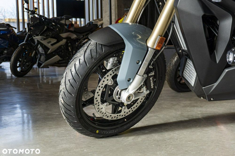 BMW XR - 10
