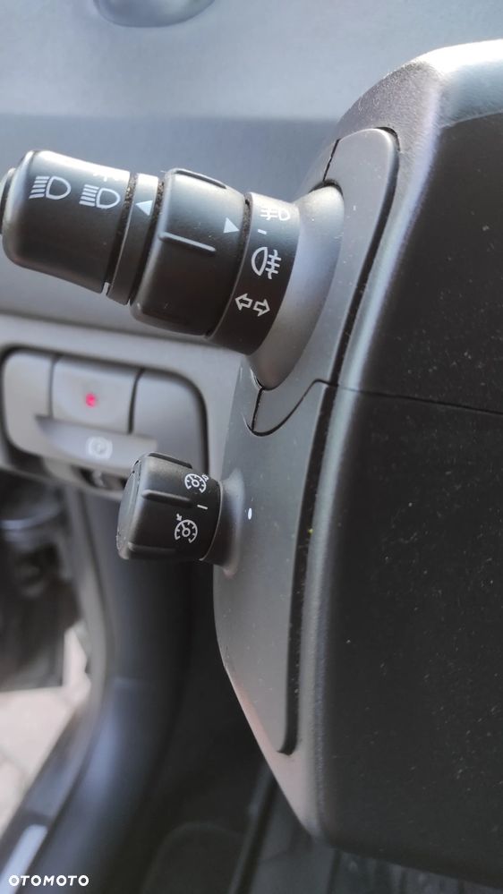 Renault Scenic 1.9 dCi FAP Conquest - 23