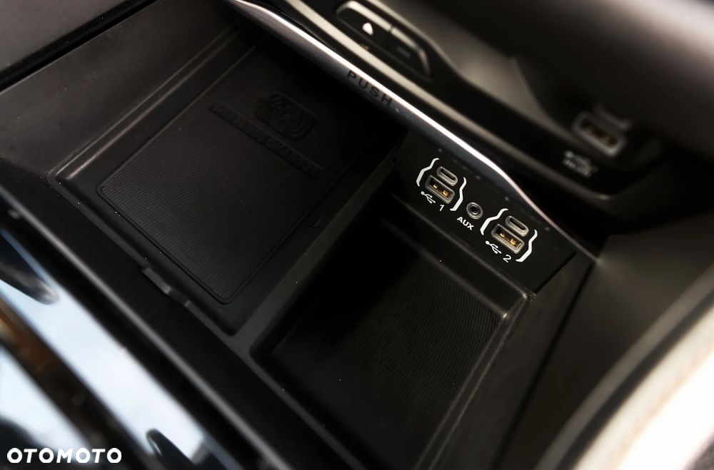 Chrysler Pacifica - 36