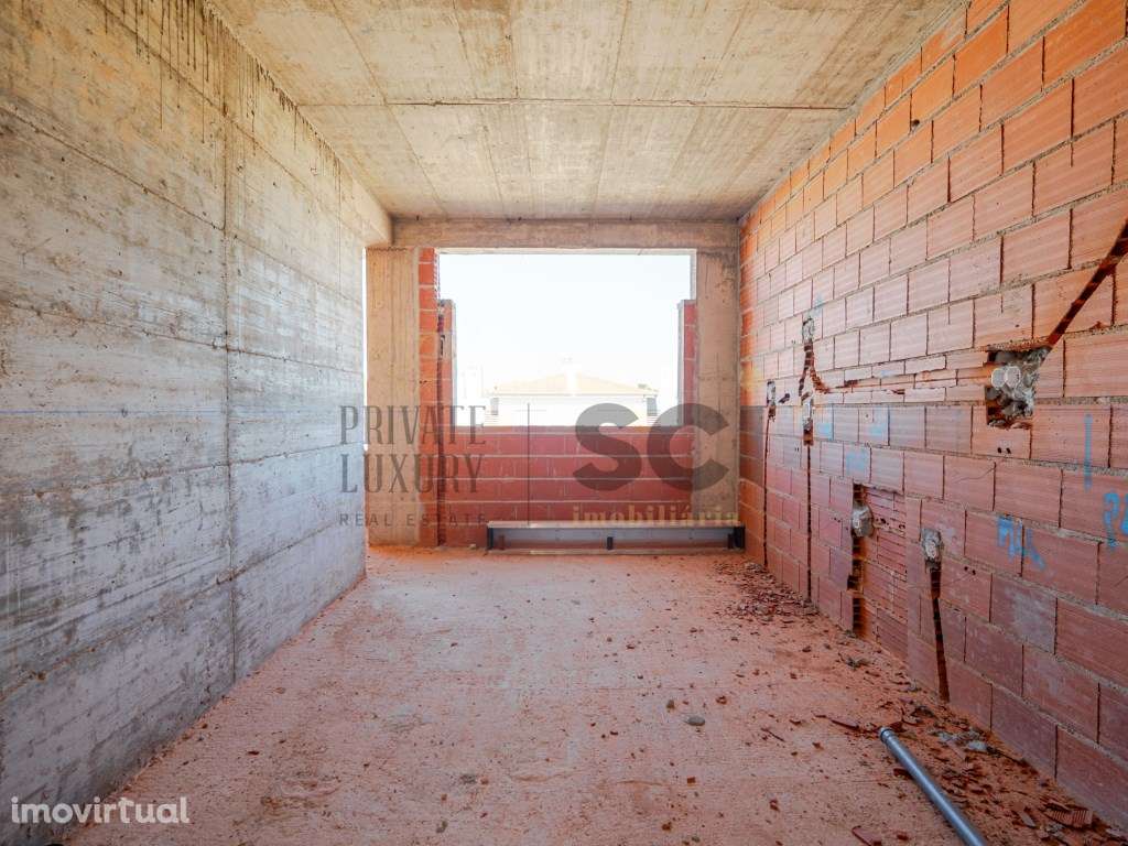 Apartamento T2, com parqueamento e varanda em Portimão - Grande imagem: 2/49