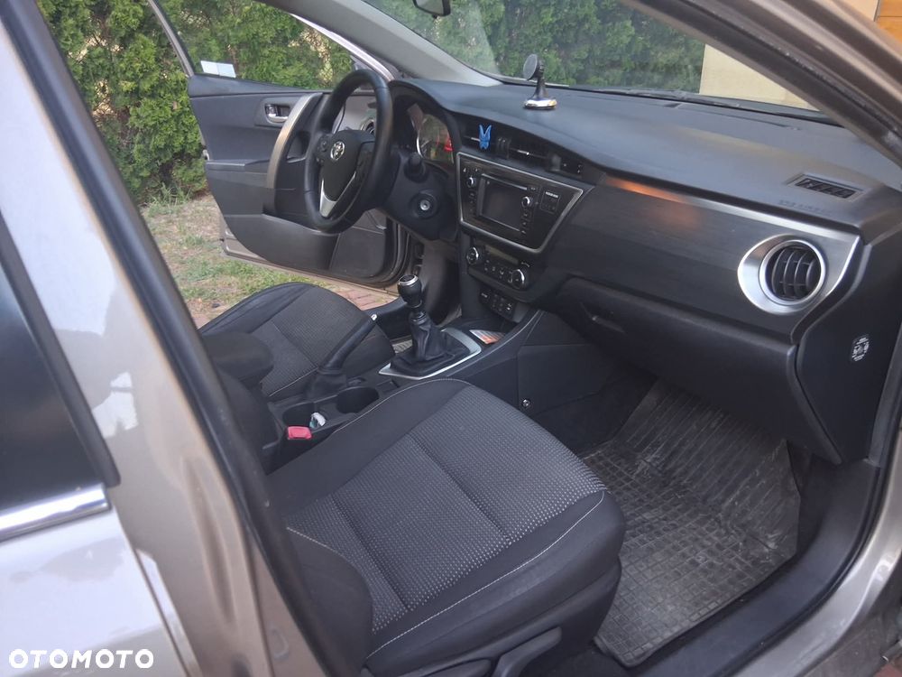 Toyota Auris 1.6 Premium Comfort - 10