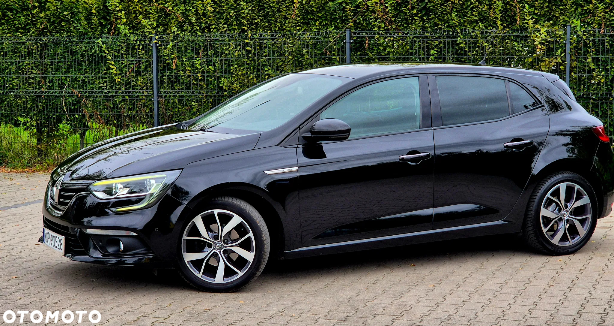 Renault Megane ENERGY TCe 130 Start & Stop Bose Edition - 3